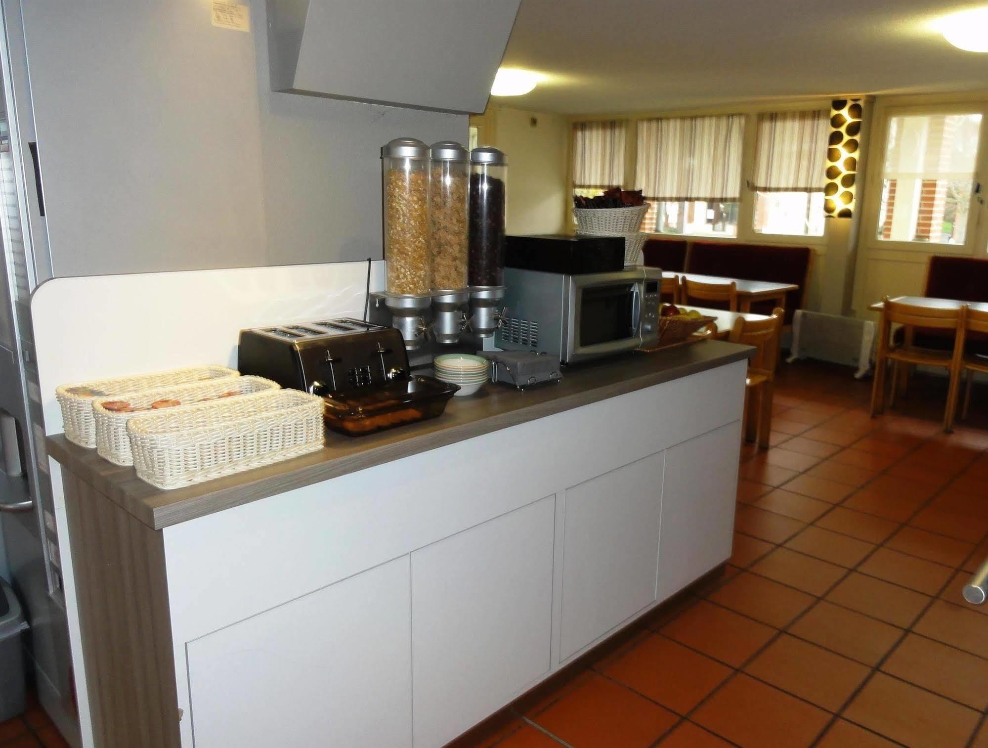 Hôtel Kyriad TOULOUSE EST BALMA - Cité de l'Espace Extérieur photo